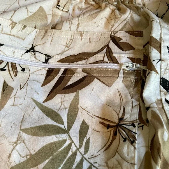 Chico’s Design Brown/Black Tropical Design Pants - Picture 8 of 8